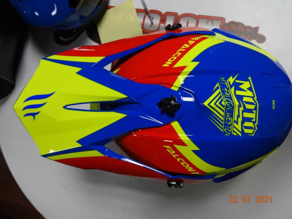 НОВО! Кросови каски MT Helmets Falcon различни разцветки мотокрос