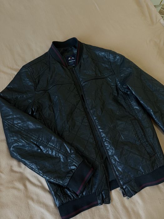 Мужской кожанный бомбер куртка сатылады