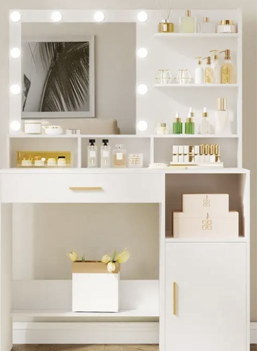 Модерна бяла тоалетка за грим