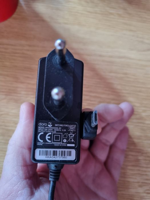 Vand accesorii vechi de telefoane