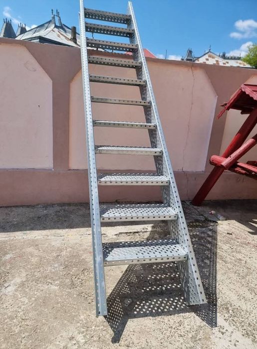Scări metalice galvanizate la orice demisiune asiguram transport ori u