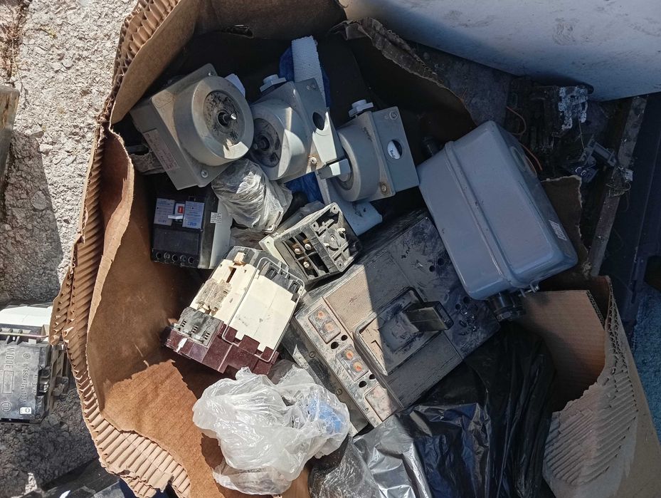 Контактори шалтери