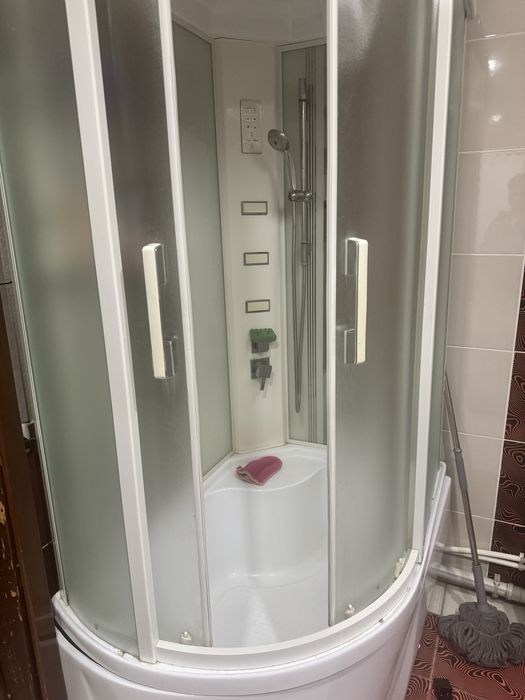 Продам душевую кабину  со встроеной телефонией