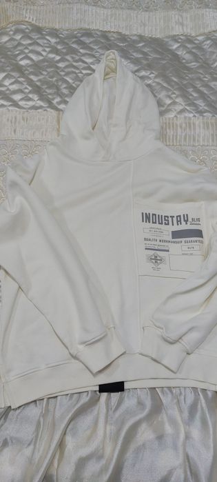 Blugi și hanorac Reserved 146