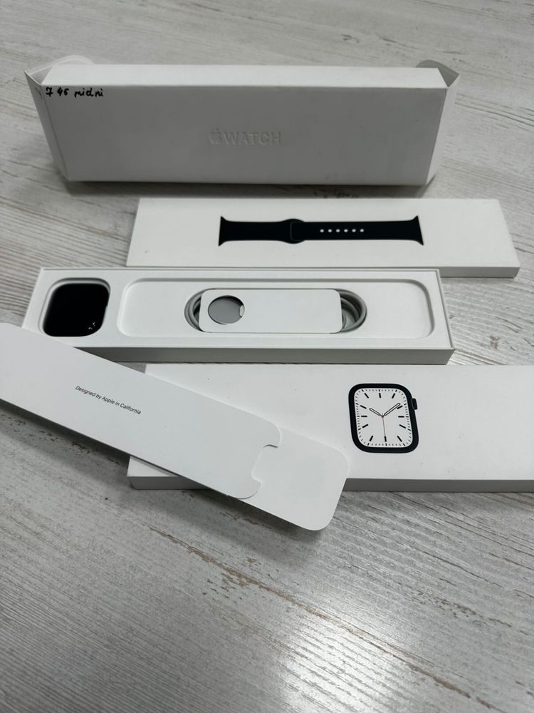 Часы Apple Watch 7