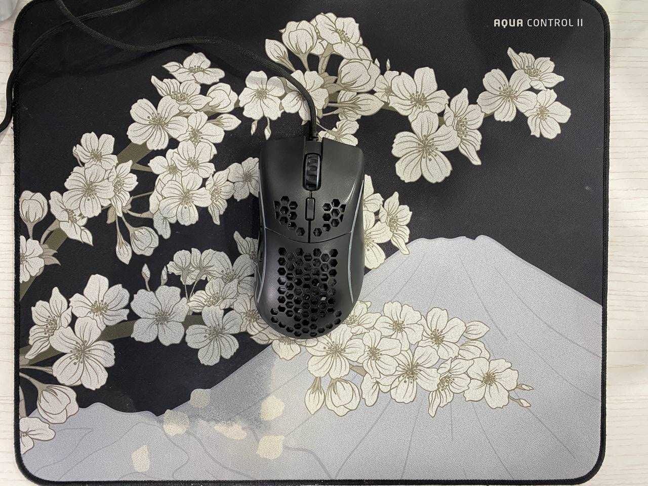 Мышка Glorious Model D- с ковриком Aqua Control 2