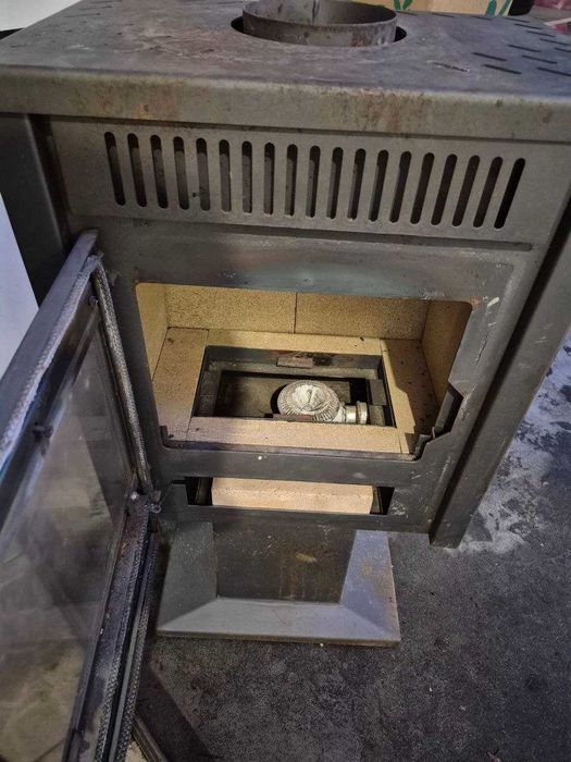 soba metalica pentru caldura