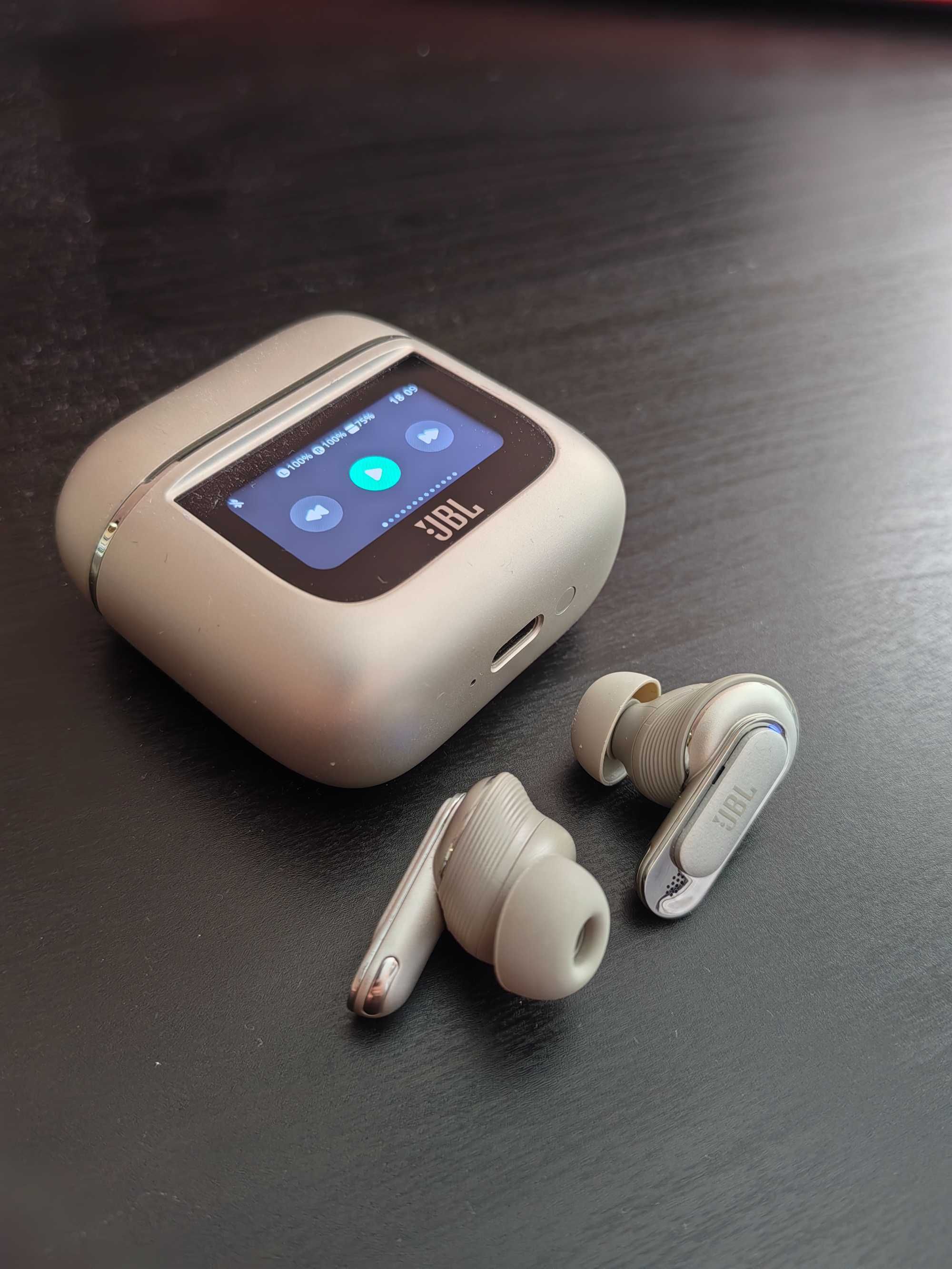 JBL Tour Pro 2 Слушалки in-ear, бежови