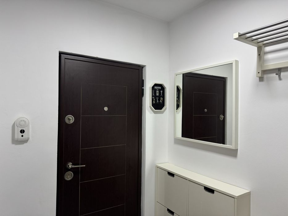 Inchiriez apartament cu 2 camere + loc de parcare