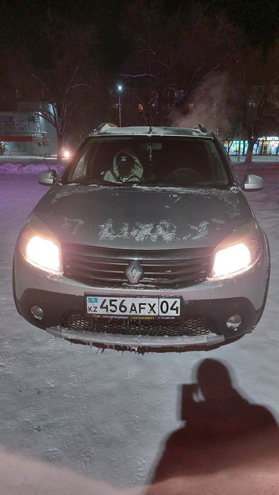 Продам авто рено сандеро