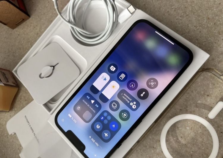 Iphone 13 Великолепном состоянии
