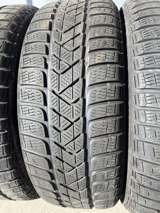 4 бр. зимни гуми 215/60/16 Pirelli DOT 4219 5 mm