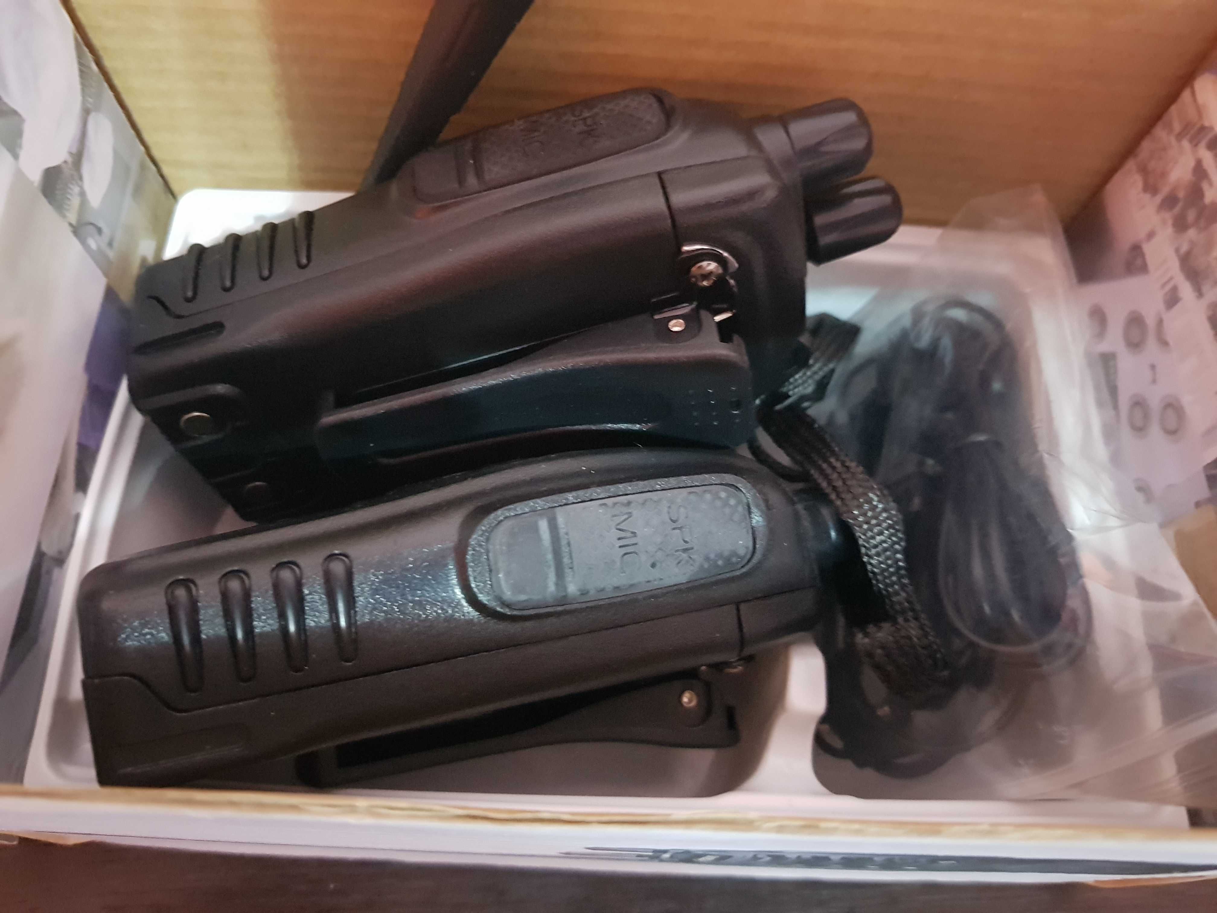 Retevis H777H Walkie Talkie  cu ecran ascuns, 0.5W, 16 canale