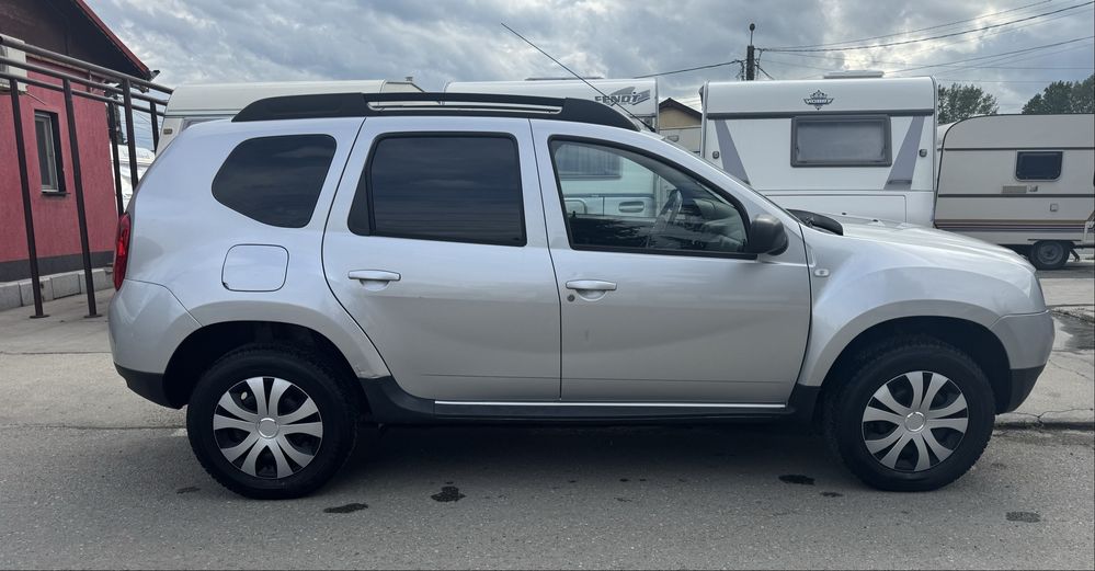 Vând Dacia Duster 1.6 - 16v, an 2011, clima