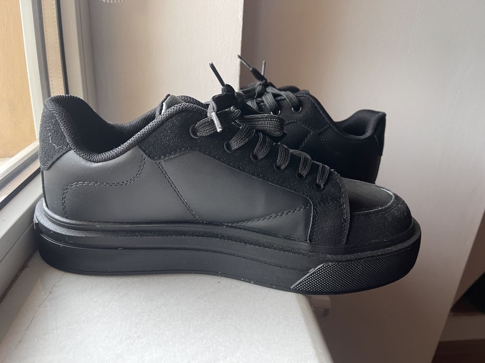 Adidasi Prada nr 44
