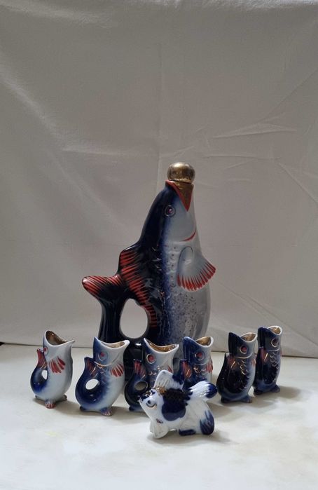 Графин с рюмками Рыбка прошлого века.Фарфор СССР.Цена150000т.