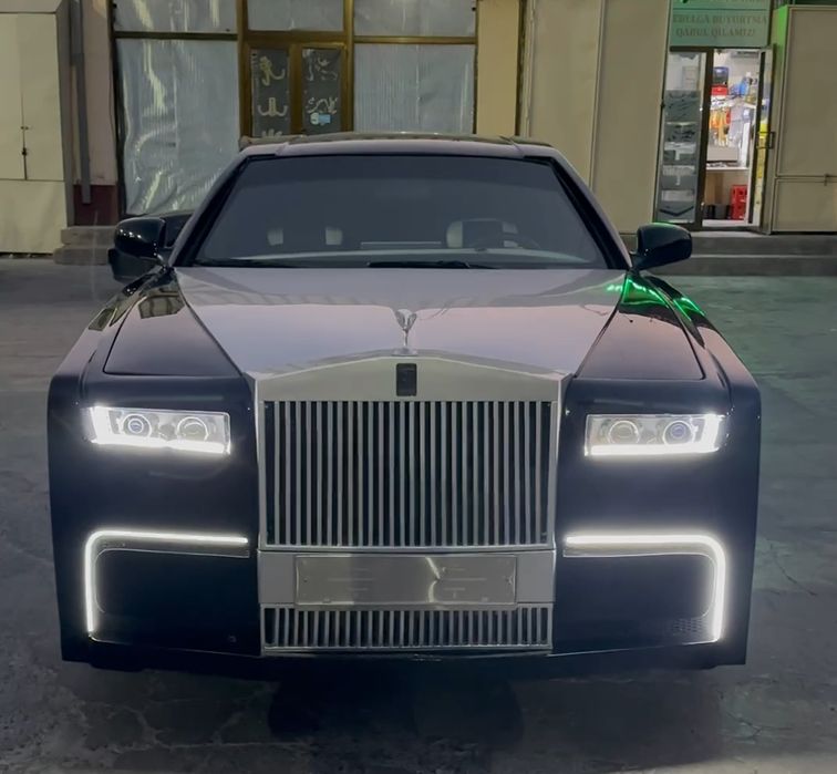 Rolls Royce sotiladi 25000