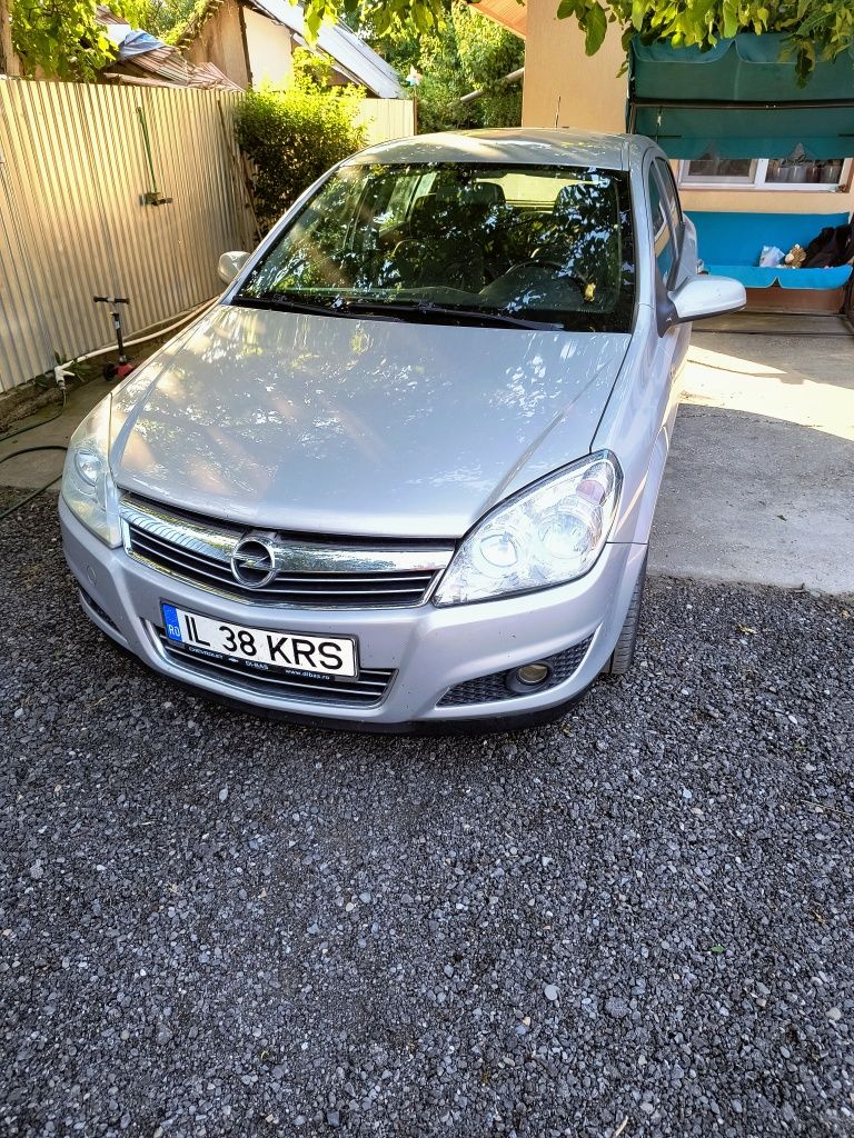 Opel Astra H Hatckbac