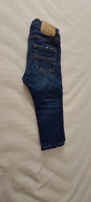 Vând blugi băieți marca Zara marimea 86