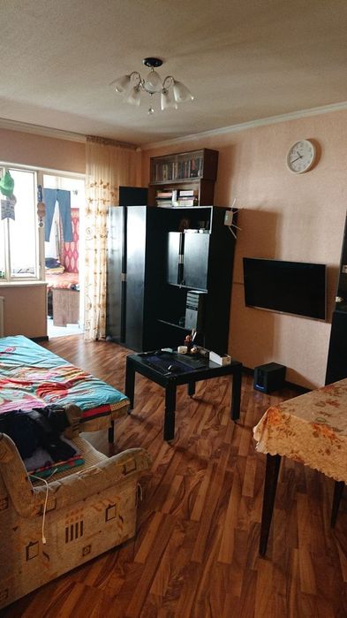 Продается 3ком квартира в Ящнобадском р- не на  ул. Садика Азимова .