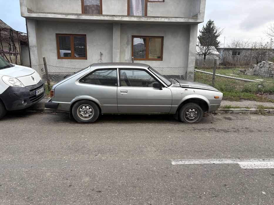 Vând sau schimb Honda Accord 1983 (una principală + una piese)