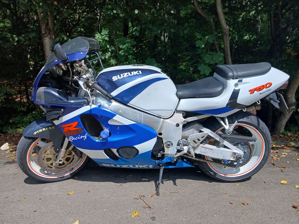 Suzuki gsxr 750  130cp gsx r