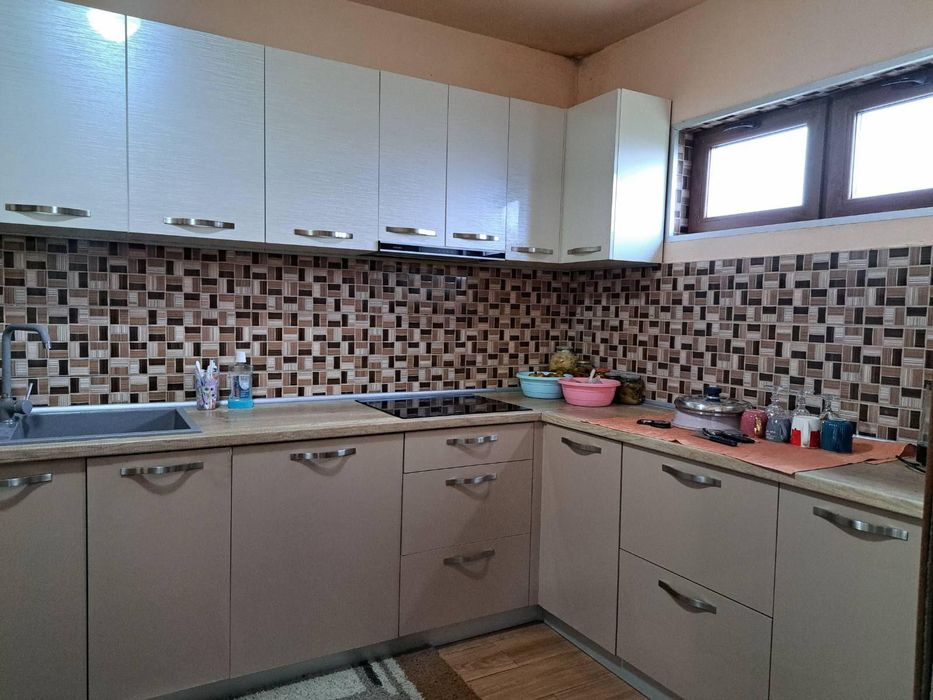 Двуетажна Къща в ж.к Меден Рудник