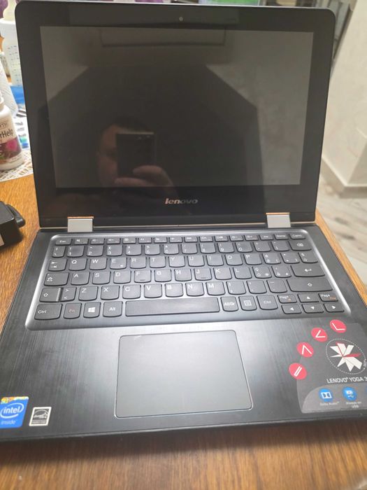Laptop Lenovo Yoga 300