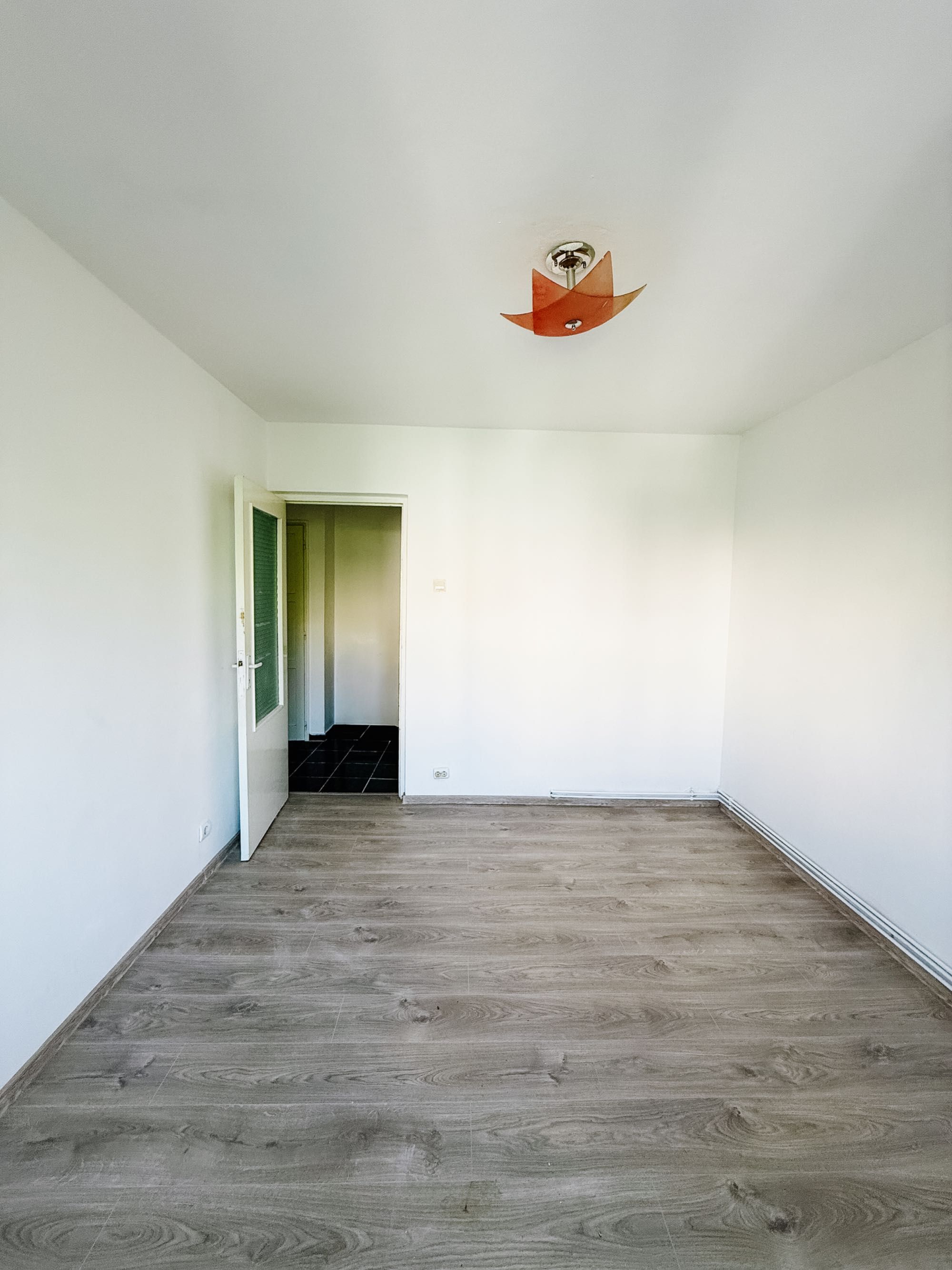 De vânzare: Apartament spațios, 3 camere, renovat. Str, Eliberarii