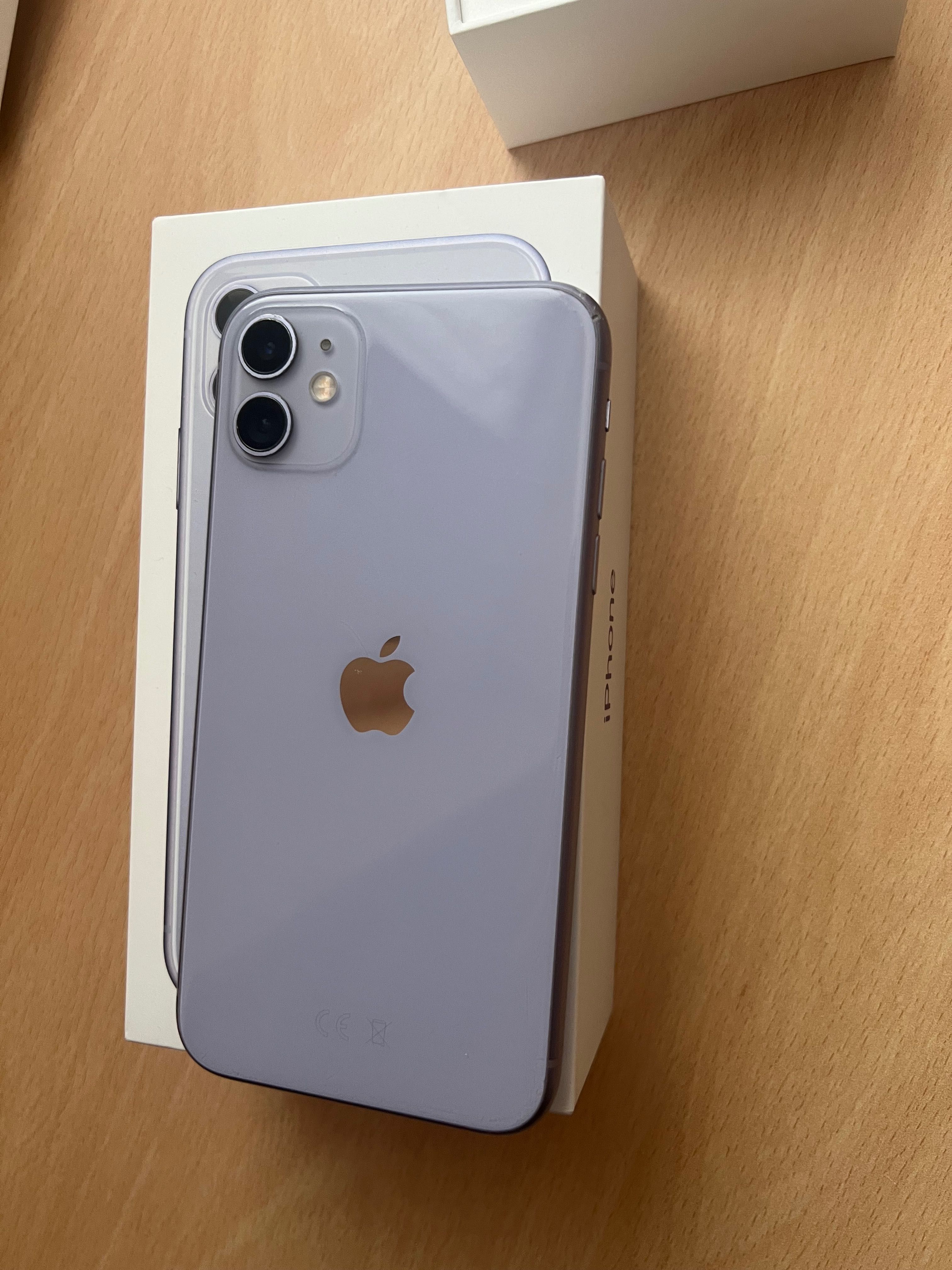 Продавам Iphone 11 64GB лилав