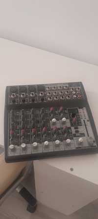 Mixer Behringer 1202 fx