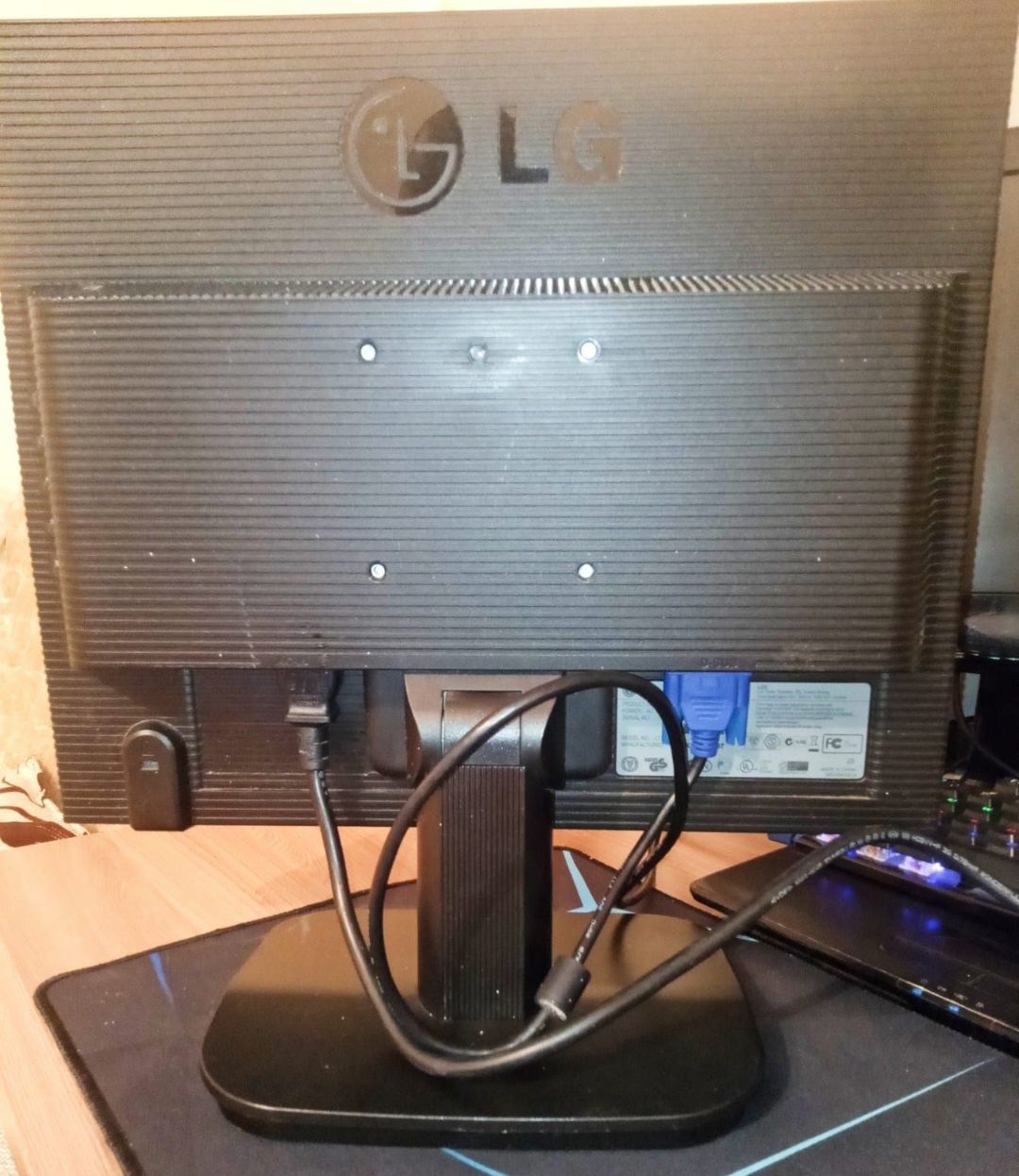 Продам монитор LG vga