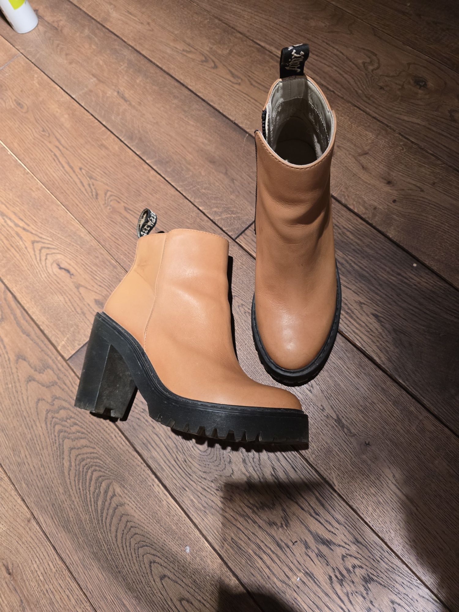 Dr. Martens Magdalena