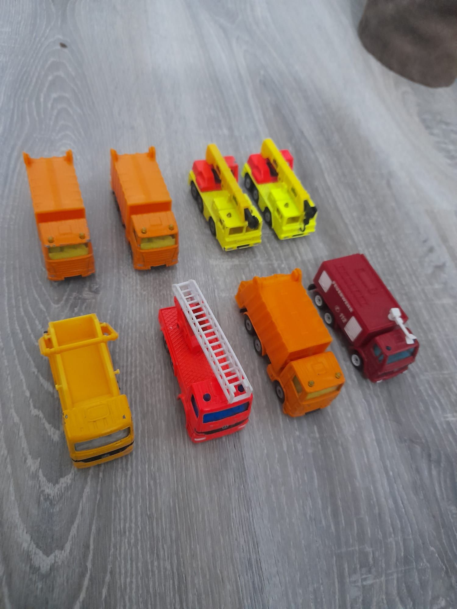Mașinuțe si tractorase, siku