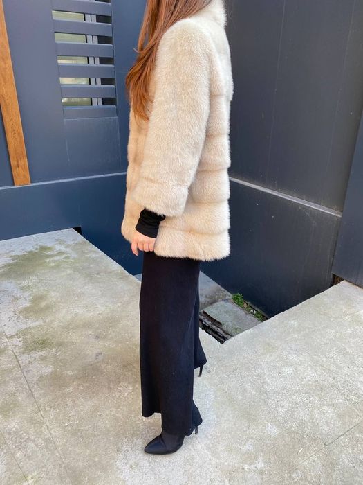 Норковая пушистая,очень теплая шуба трансформер.