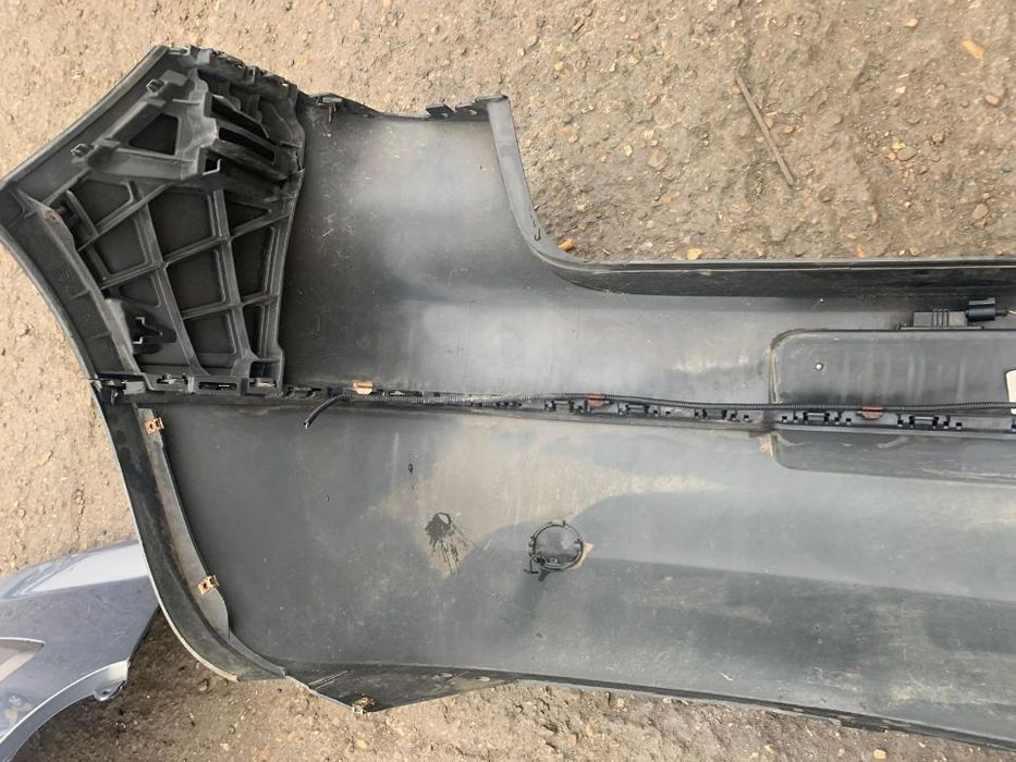 Spoiler / Bara Spate VW Golf 5 Hatchback 2003 - 2009 cu Mici Defecte / Imperfectiuni Cod: 1K6807521