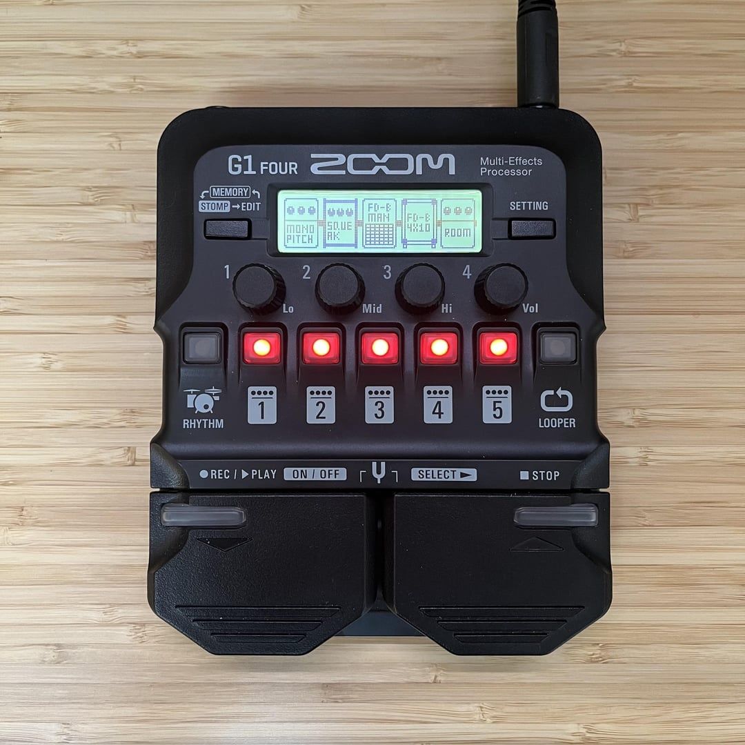 Гитарный процессор Zoom G1 four