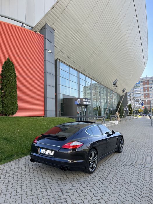 Urgent  Porsche Panamera 4s
