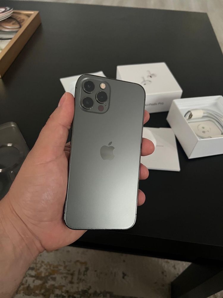 Iphone 12 pro + airpods pro 2 generation