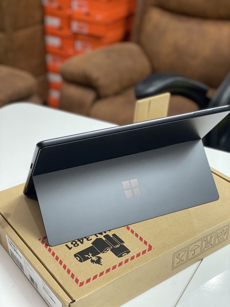 ЧИСТО НОВ! Microsoft Surface Pro 9!