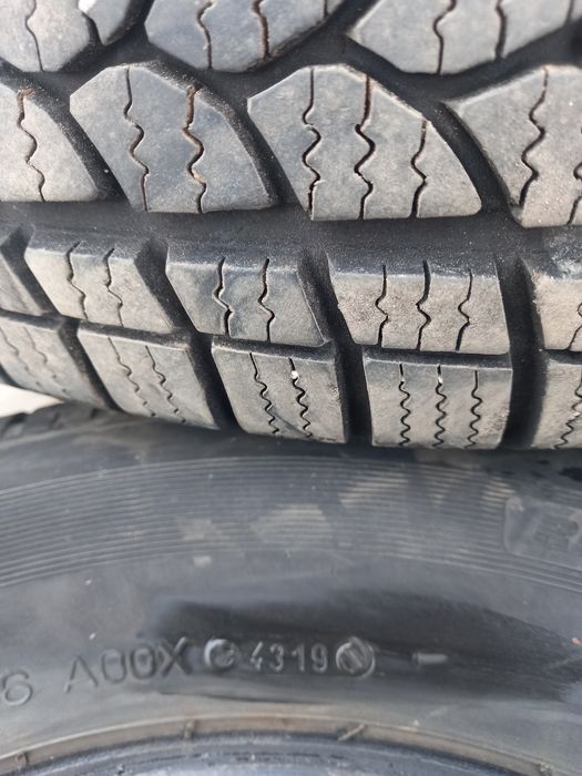 2 cauciucuri iarnă 185/70 R14