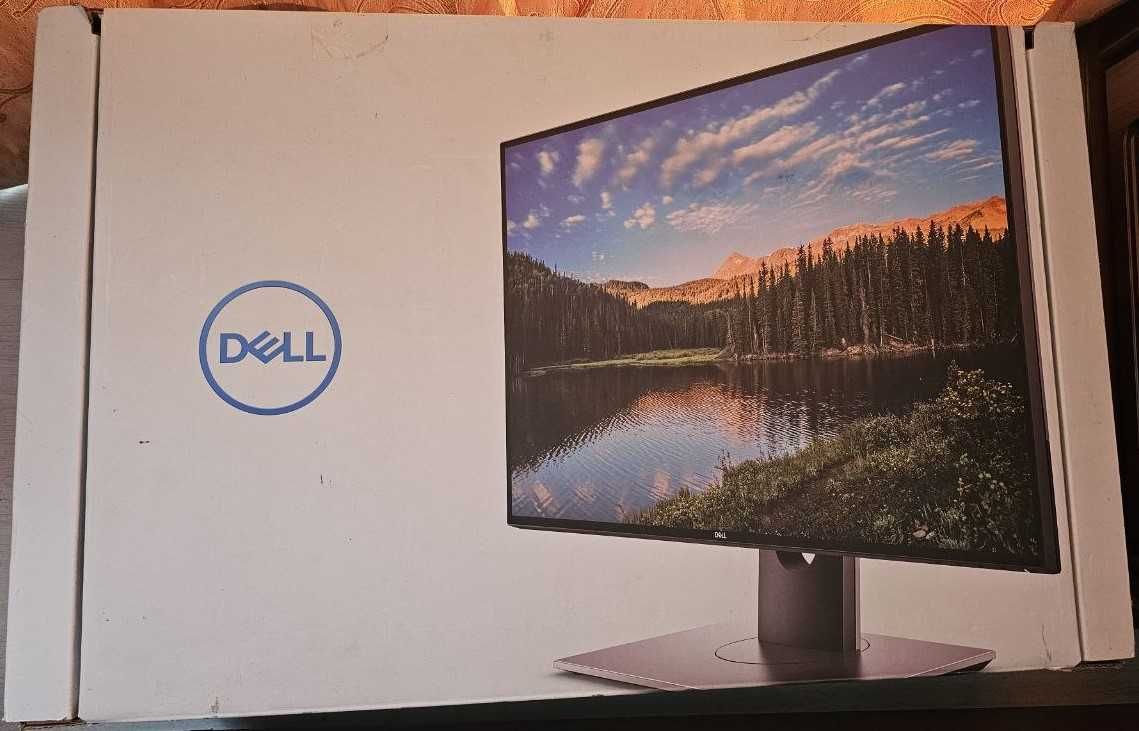 ЗА ЧАСТИ Dell UltraSharp U2718Q IPS |27 inch |4K | 3840 x 2160p |60 Hz