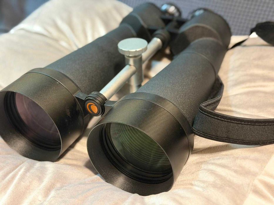Celestron Skymaster 25x100, binoclu mare pentru astronomie