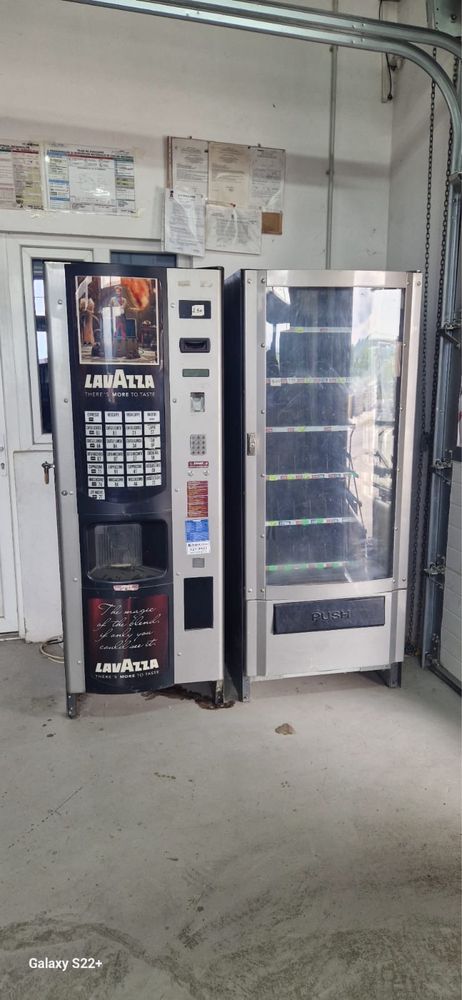 Aparat de cafea si aparat vending
