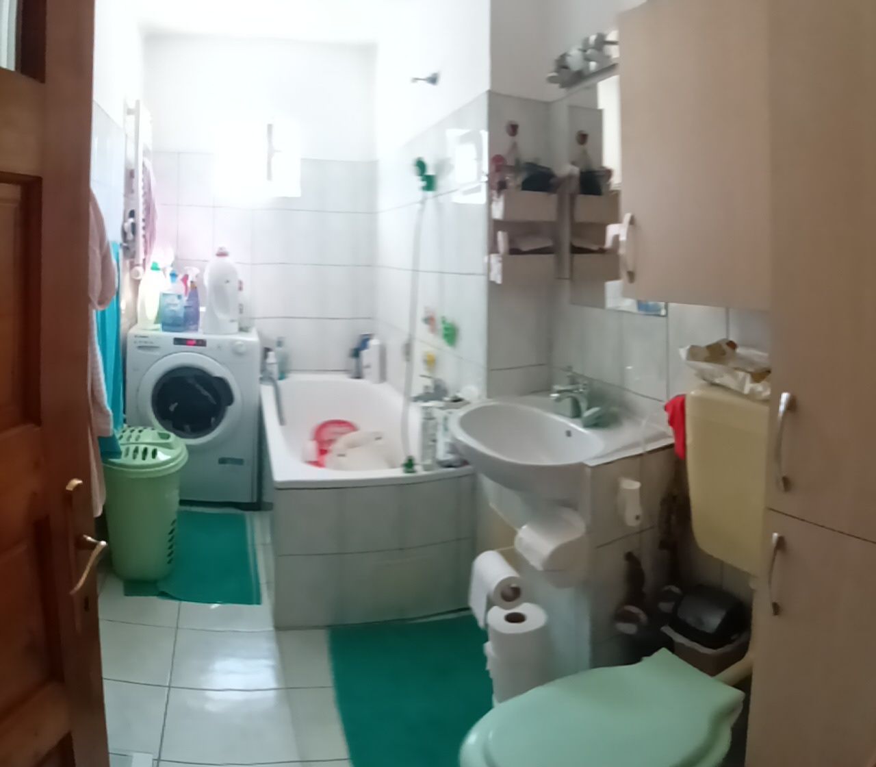 Apartament pe Aleea Călinului 3 camere x mare etaj 4 cu acoperiș