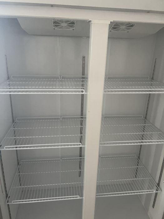 Продам Витринный холодильник