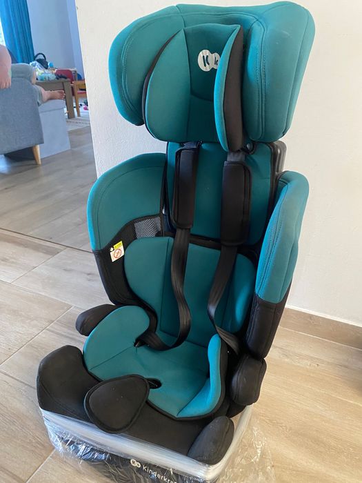 Scaun auto - Culoare: verde  • Greutatea maximă a copilului: 36 kg