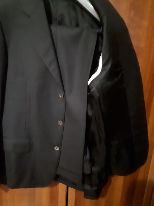 Vand costume barbatesti marimea 50