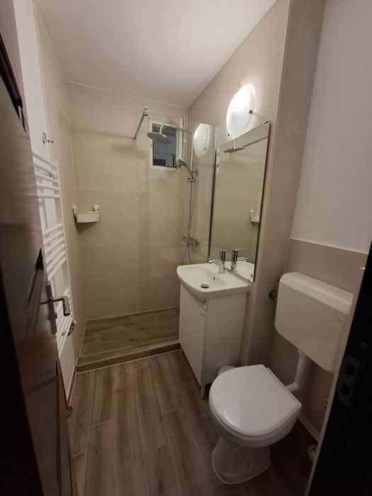 Garsonieră decomandată 34 mp, etaj 2/4, mobilată, utilată, centrală pr