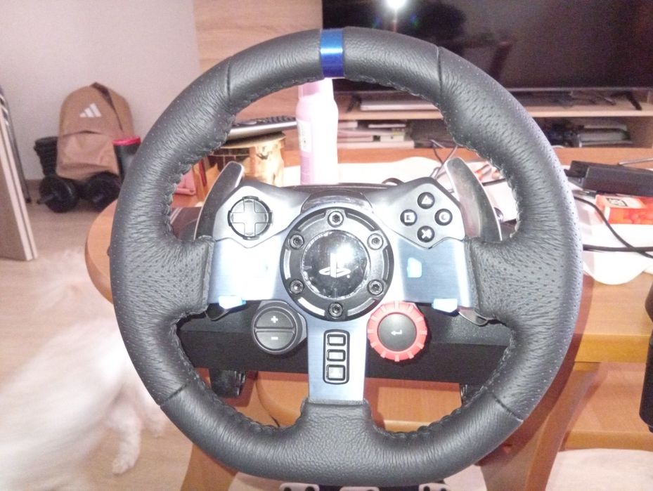 Vând volan cu pedale și schimbător PS4 PS5